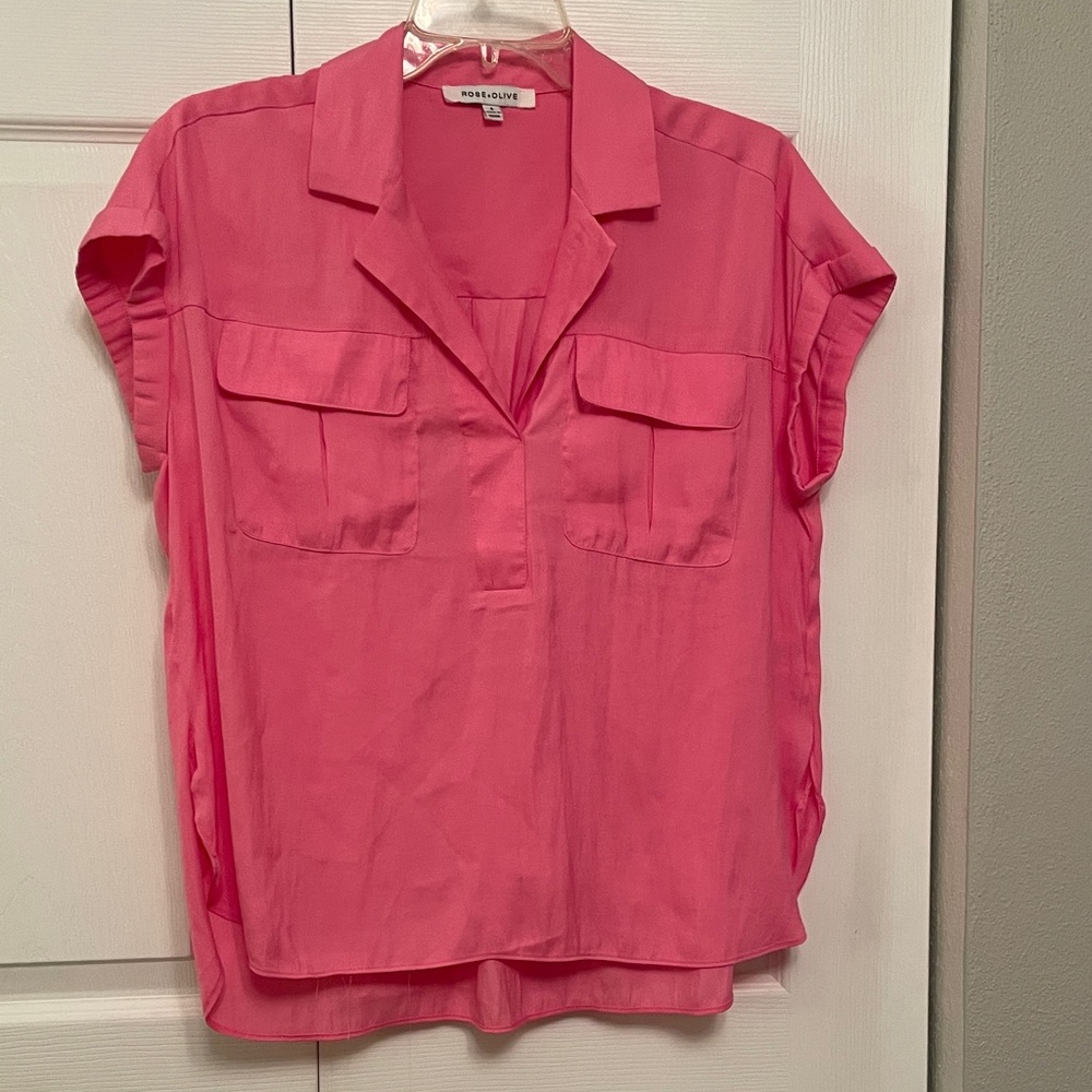 ROSE & OLIVE Small Bubblegum Pink Rolled Sleeveless Popover Shirt Lightweight